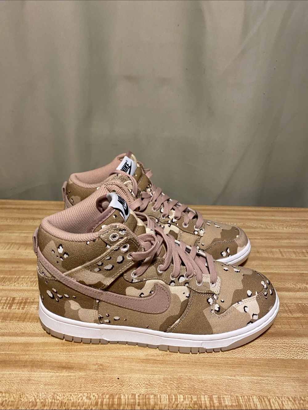 Nike Dunk Hi Women’s Hemp / Desert Camo shoes Size 7.5